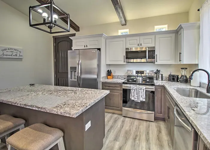 < 3 Mi To Fool Hollow Lake: Show Low Townhome Show Low